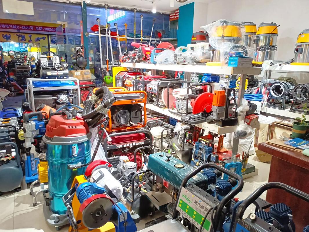 花花五金機電鑫港電器城西大正門北邊的那個通道靠大西邊c區12