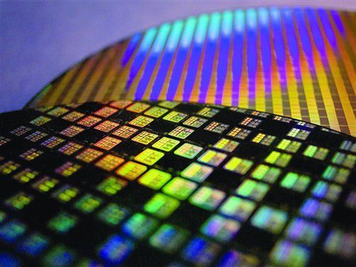 國產(chǎn)7納米GPU芯片成功點亮，數(shù)據(jù)處理與存儲支持服務(wù)迎來新機遇